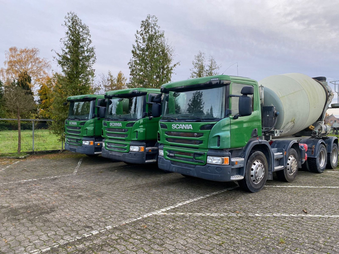 Scania 2x P360 Betonmischer 8x4 Blatt/Blatt E6 2 stück - Camión hormigonera: foto 3 Scania 2x P360 Betonmischer 8x4 Blatt/Blatt E6 2 stück - Camión hormigonera: foto 3