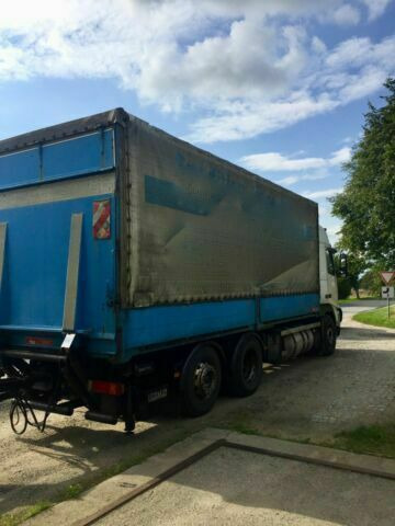 Volvo FH12-420 Euro:4Plane Spriegel mit LBW 3000kg - Camión lona: foto 3 Volvo FH12-420 Euro:4Plane Spriegel mit LBW 3000kg - Camión lona: foto 3