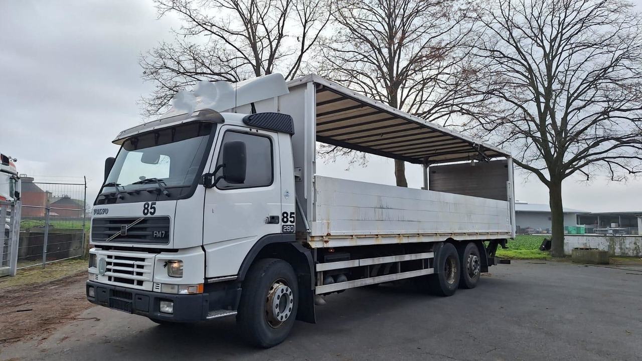 Volvo FM7 6x2 Koffer 3x vorhanden - Camión caja cerrada: foto 1 Volvo FM7 6x2 Koffer 3x vorhanden - Camión caja cerrada: foto 1
