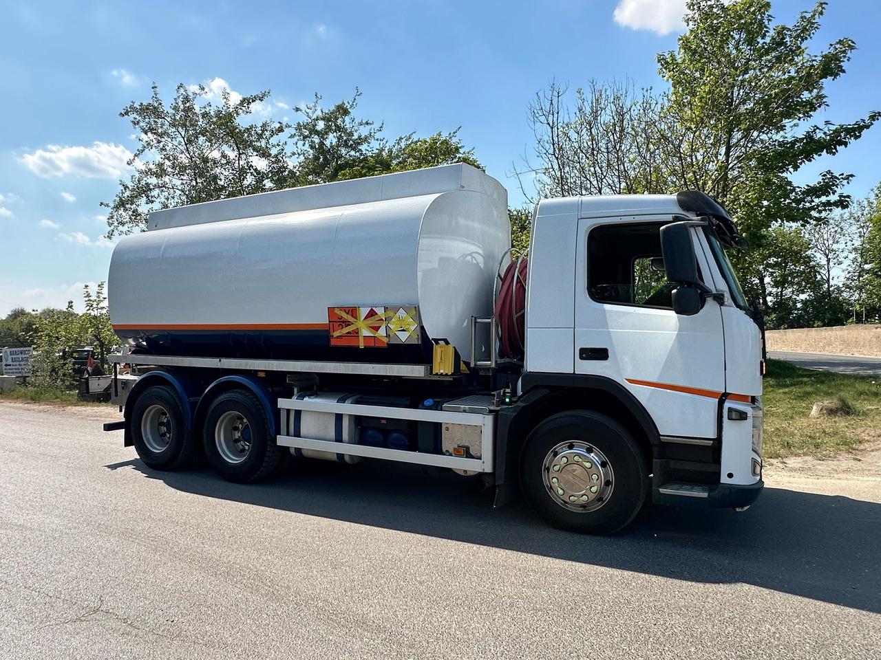 Camión cisterna 2011 Volvo FM Fuel Tanker: foto 10