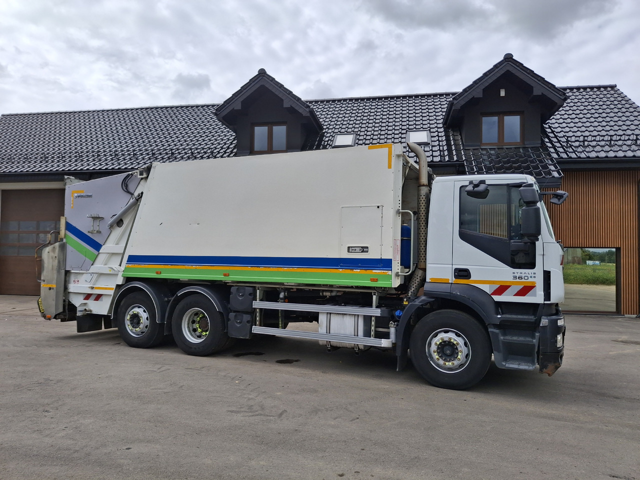 IVECO Euro 6 Śmieciarka Zweikammer-Müllwagen FAUN SL5 TR2L - Camión de basura: foto 5 IVECO Euro 6 Śmieciarka Zweikammer-Müllwagen FAUN SL5 TR2L - Camión de basura: foto 5