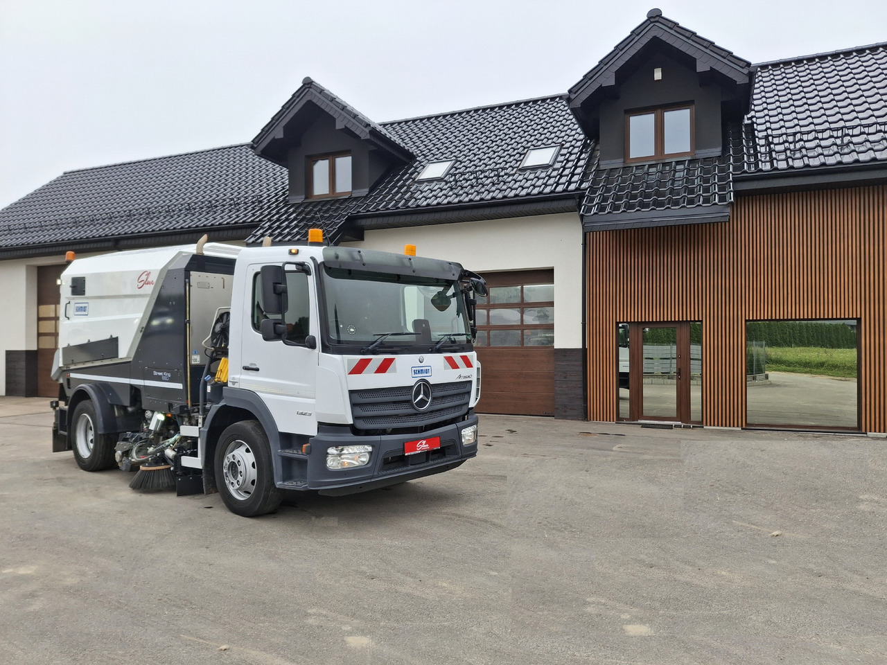 MERCEDES-BENZ Atego 1523 Zamiatarka Kehrmaschine Schmidt Street King 660 Euro 6 PM10 2 Motoren Szczotki L/R 2016r - Barredora vial: foto 1 MERCEDES-BENZ Atego 1523 Zamiatarka Kehrmaschine Schmidt Street King 660 Euro 6 PM10 2 Motoren Szczotki L/R 2016r - Barredora vial: foto 1