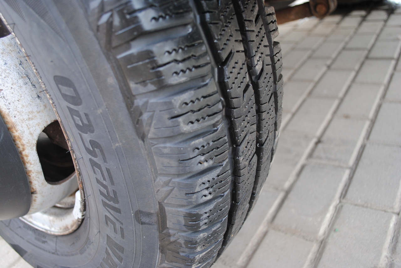 Camión caja abierta Mercedes-Benz 711D Doka Dubel Kabina Pritsche Doppelkabine: foto 12 Camión caja abierta Mercedes-Benz 711D Doka Dubel Kabina Pritsche Doppelkabine: foto 12