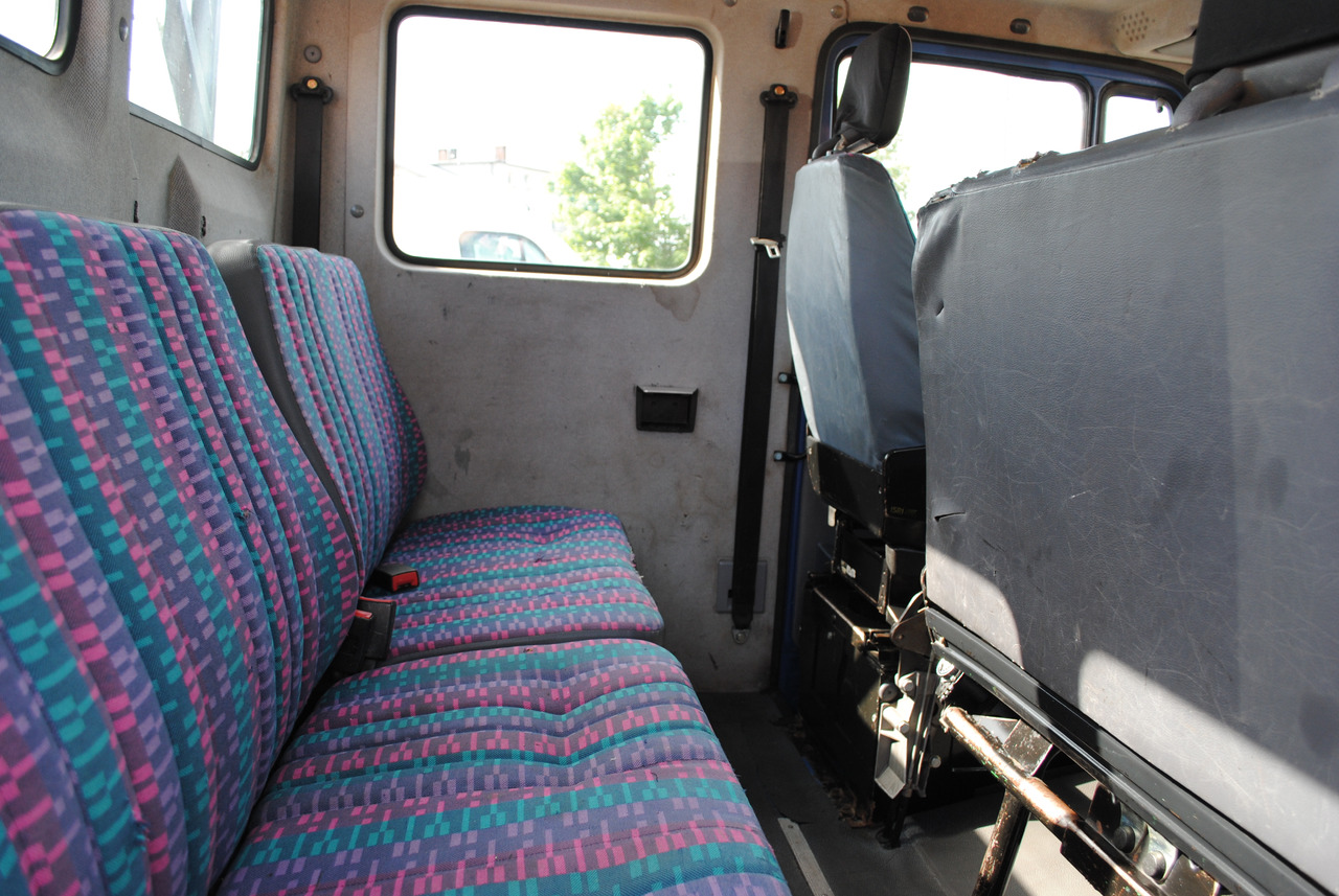 Camión caja abierta Mercedes-Benz 711D Doka Dubel Kabina Pritsche Doppelkabine: foto 19 Camión caja abierta Mercedes-Benz 711D Doka Dubel Kabina Pritsche Doppelkabine: foto 19