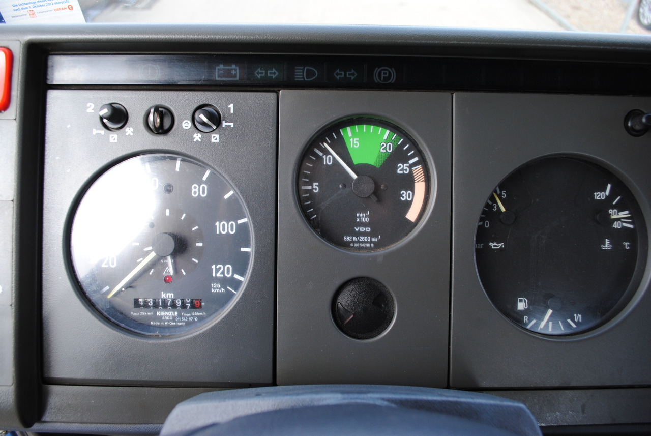 Camión caja abierta Mercedes-Benz 711D Doka Dubel Kabina Pritsche Doppelkabine: foto 15 Camión caja abierta Mercedes-Benz 711D Doka Dubel Kabina Pritsche Doppelkabine: foto 15