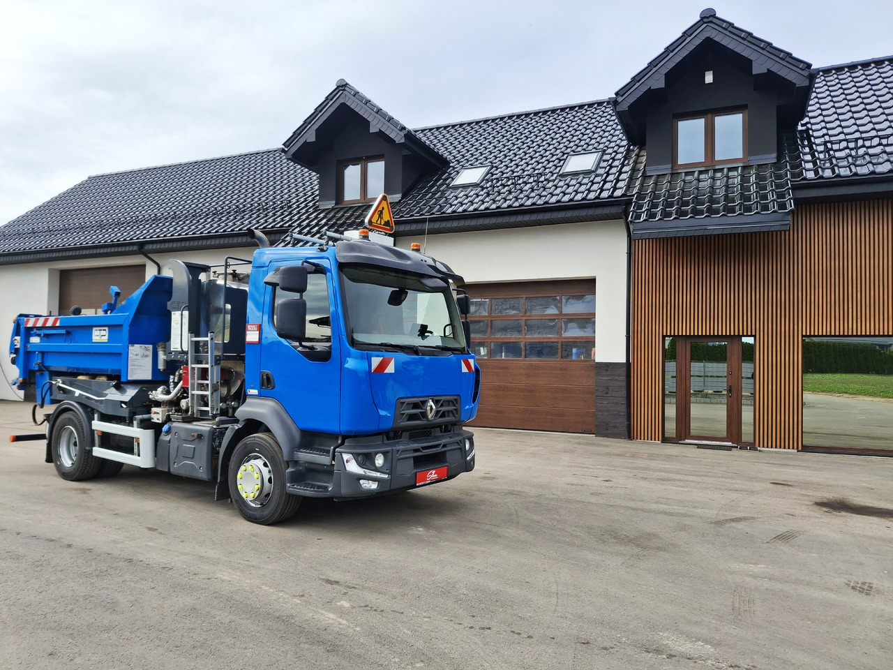 Renault D16 - Cisterna de riego asfáltico: foto 1 Renault D16 - Cisterna de riego asfáltico: foto 1