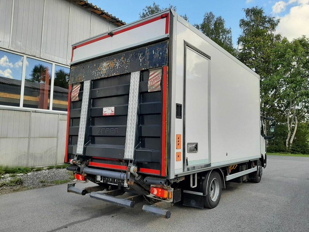 Renault D CAB 4X2 EURO6 - Camión caja cerrada: foto 3 Renault D CAB 4X2 EURO6 - Camión caja cerrada: foto 3