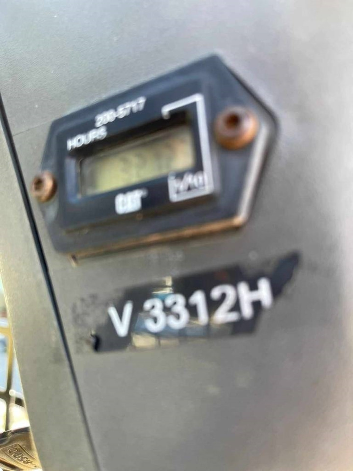 Minicargadora CAT 236 B: foto 8