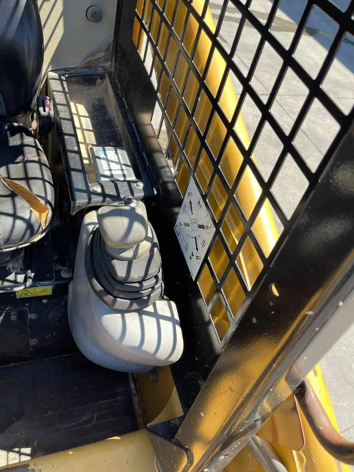 Minicargadora CAT 236 B: foto 15