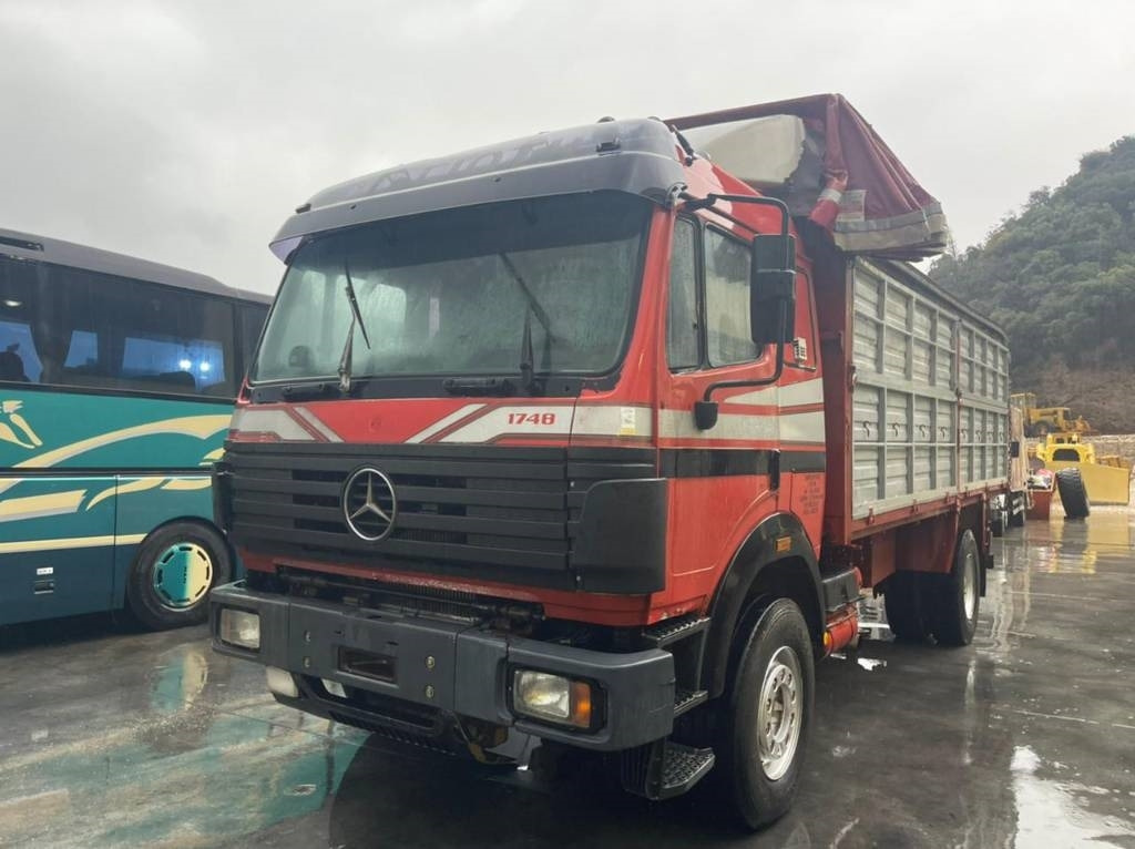 Mercedes-Benz 1748 - Camión volquete: foto 4 Mercedes-Benz 1748 - Camión volquete: foto 4