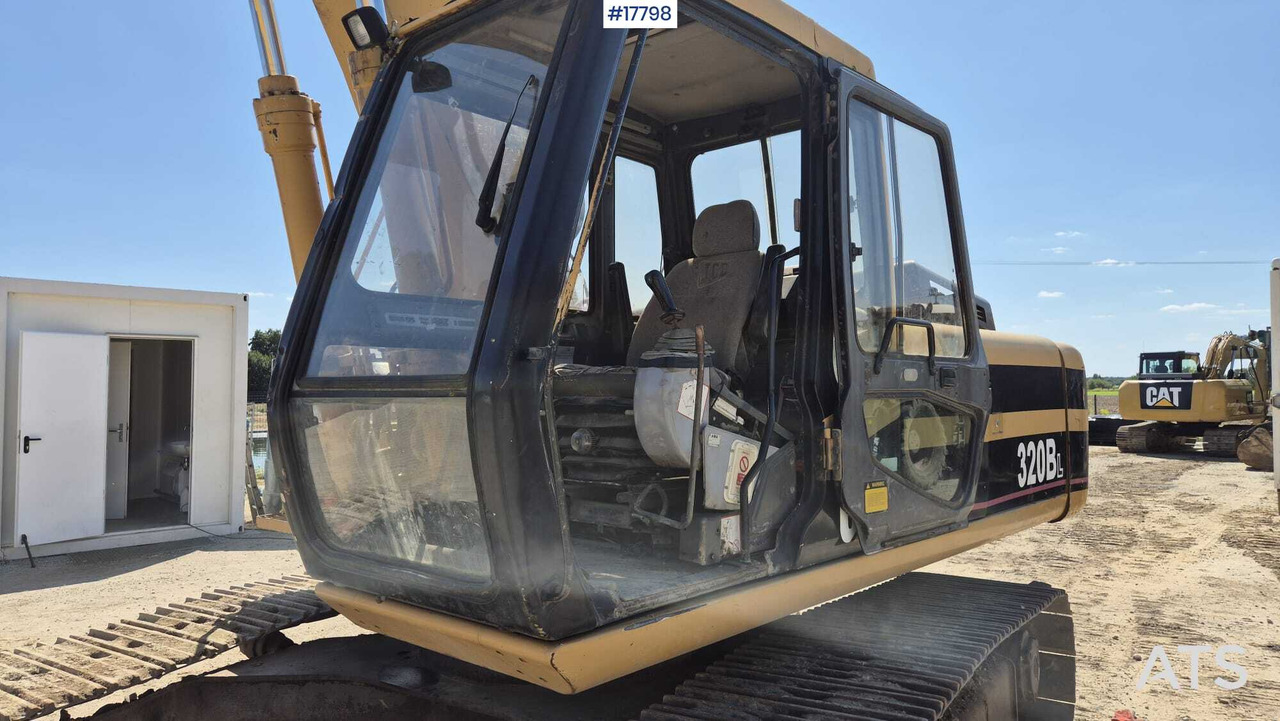 Excavadora de cadenas Crawler excavator JCB JS 220 LONG 16m (1997): foto 19