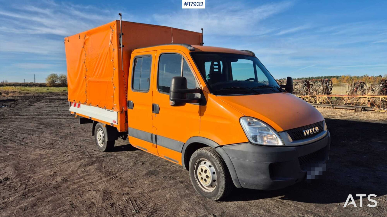 IVECO 35S14D double cab with box body (2011) - Furgoneta con lona, Furgoneta combi: foto 2 IVECO 35S14D double cab with box body (2011) - Furgoneta con lona, Furgoneta combi: foto 2