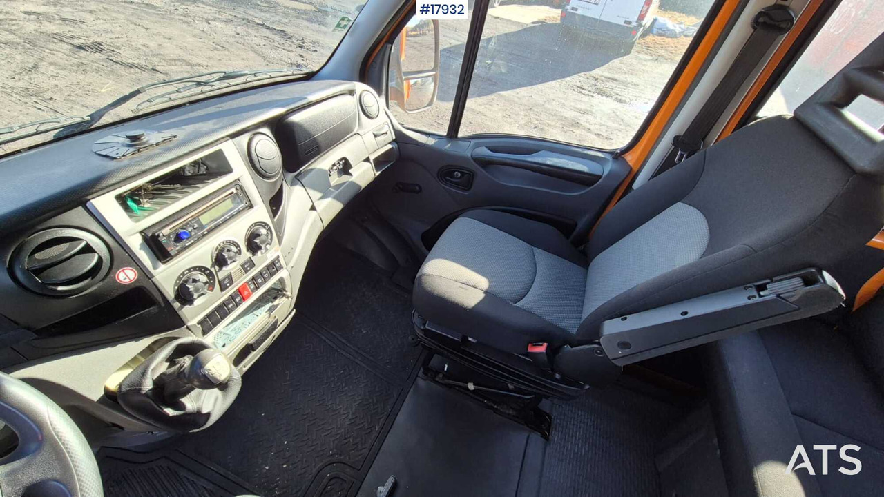 Furgoneta con lona, Furgoneta combi IVECO 35S14D double cab with box body (2011): foto 20