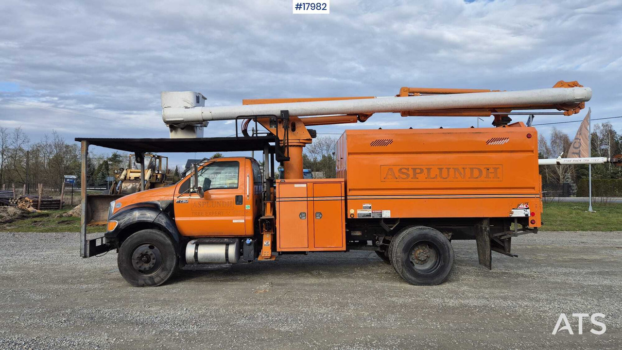 Lift for maintenance and assembly work FORD F750 (2013) - Camión con plataforma elevadora: foto 4 Lift for maintenance and assembly work FORD F750 (2013) - Camión con plataforma elevadora: foto 4