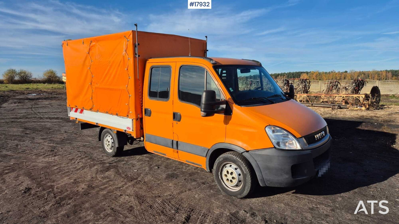 IVECO 35S14D double cab with box body (2011) - Otra maquinaria: foto 1 IVECO 35S14D double cab with box body (2011) - Otra maquinaria: foto 1