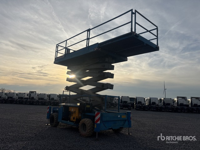 2008 Holland Lift COMBISTAR B-195DL25-4WD/P/N 4x4 Diesel Scissor Lift - Plataforma de tijeras: foto 2 2008 Holland Lift COMBISTAR B-195DL25-4WD/P/N 4x4 Diesel Scissor Lift - Plataforma de tijeras: foto 2