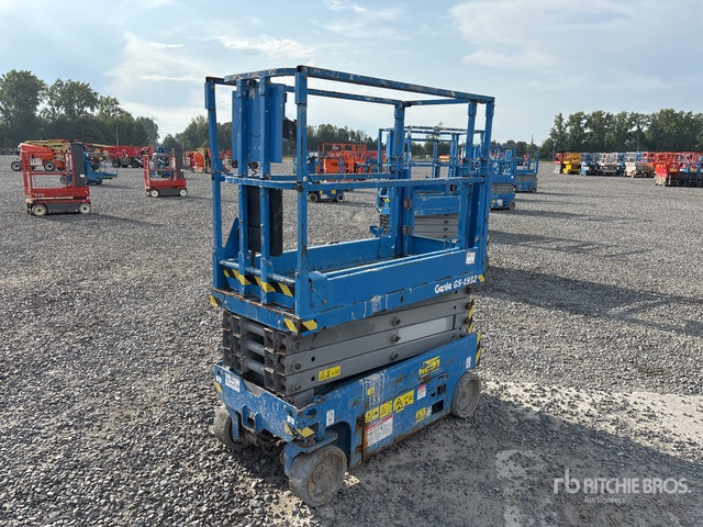 2013 Genie GS-1932 Electric Scissor Lift - Plataforma de tijeras: foto 2 2013 Genie GS-1932 Electric Scissor Lift - Plataforma de tijeras: foto 2