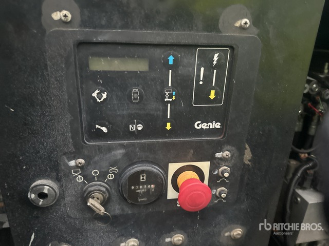 2015 Genie GS-3369RT 4x4 Diesel (Inoperable) Scissor Lift - Plataforma de tijeras: foto 5 2015 Genie GS-3369RT 4x4 Diesel (Inoperable) Scissor Lift - Plataforma de tijeras: foto 5