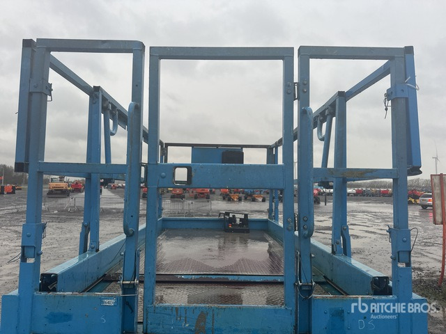 2015 Genie GS-3369RT 4x4 Diesel (Inoperable) Scissor Lift - Plataforma de tijeras: foto 4 2015 Genie GS-3369RT 4x4 Diesel (Inoperable) Scissor Lift - Plataforma de tijeras: foto 4