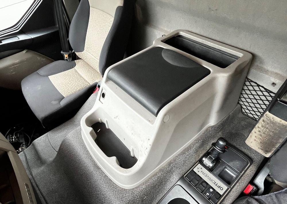 Renault Kerax 380 EEV // Skrzynia Burtowa // HIAB XS166 Hipro + Radio // Zwolnice //  // - Camión caja abierta, Camión grúa: foto 3 Renault Kerax 380 EEV // Skrzynia Burtowa // HIAB XS166 Hipro + Radio // Zwolnice //  // - Camión caja abierta, Camión grúa: foto 3