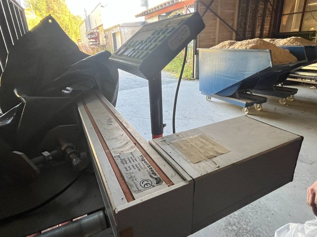 Annet GRAULE QNF Crosscut saw with TigerStop TS 4.8 L Au - Máquina herramienta: foto 2 Annet GRAULE QNF Crosscut saw with TigerStop TS 4.8 L Au - Máquina herramienta: foto 2