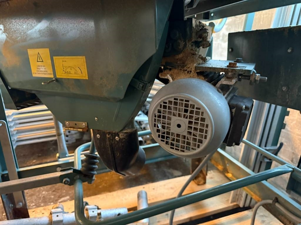 Máquina para madera Ernex 1603 230/400 V gjerdesag med rullebord: foto 9 Máquina para madera Ernex 1603 230/400 V gjerdesag med rullebord: foto 9