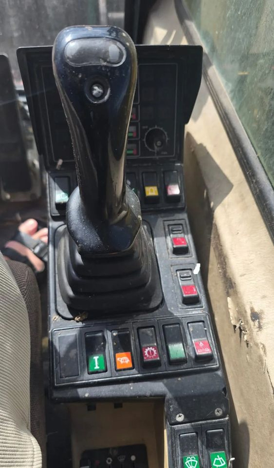 Caterpillar M312 - Excavadora de ruedas: foto 5 Caterpillar M312 - Excavadora de ruedas: foto 5