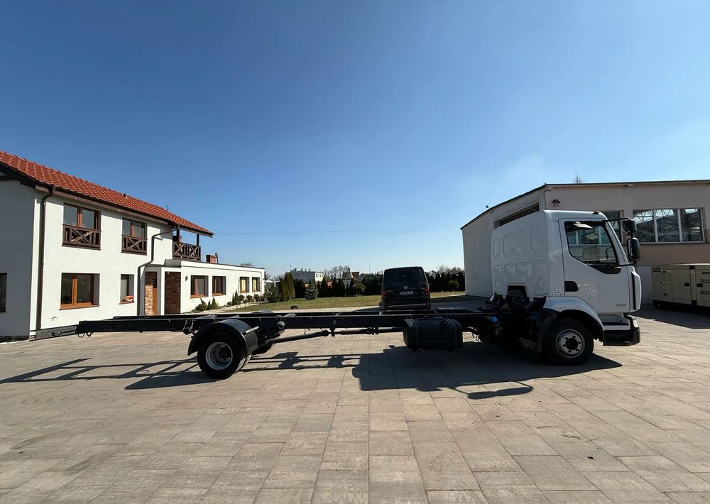 Renault Midlum 220 DXI - Camión chasis: foto 4 Renault Midlum 220 DXI - Camión chasis: foto 4