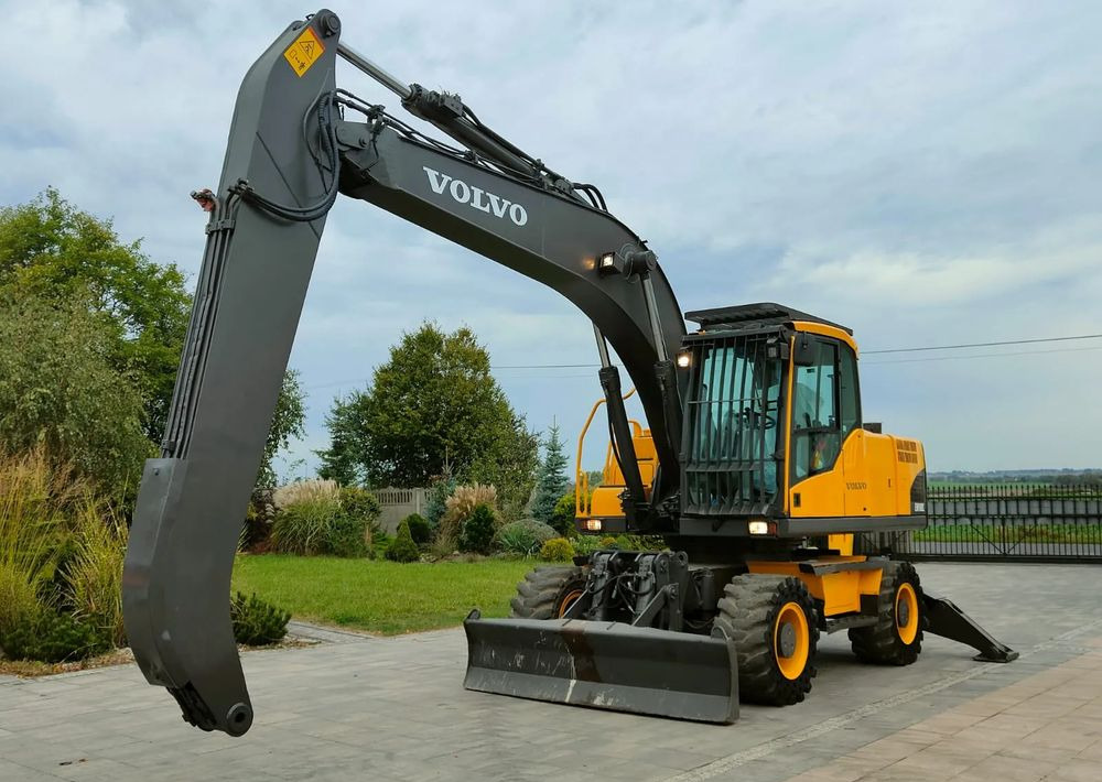 Volvo EW180C - Excavadora de ruedas: foto 1 Volvo EW180C - Excavadora de ruedas: foto 1