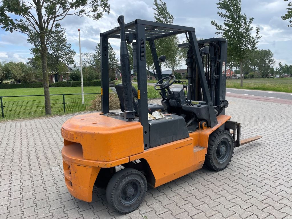 Nissan FJ02A25U 2.5 ton diesel triplo freelift heftruck - Carretilla elevadora: foto 3 Nissan FJ02A25U 2.5 ton diesel triplo freelift heftruck - Carretilla elevadora: foto 3