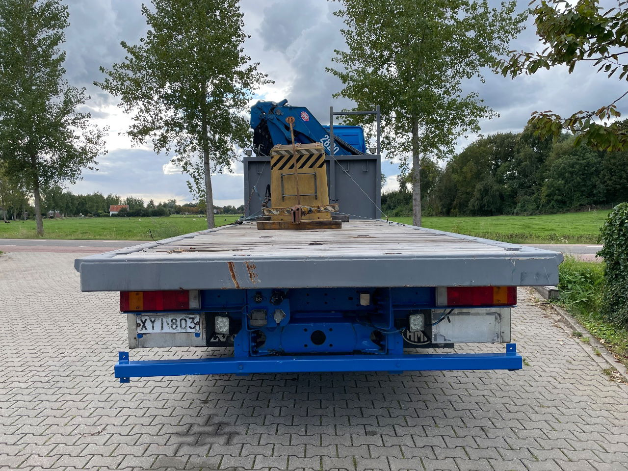 Volvo FH 16 FH16 420 with HMF 2820 crane with jib and front stamps Very Good Condition - Camión grúa: foto 4 Volvo FH 16 FH16 420 with HMF 2820 crane with jib and front stamps Very Good Condition - Camión grúa: foto 4