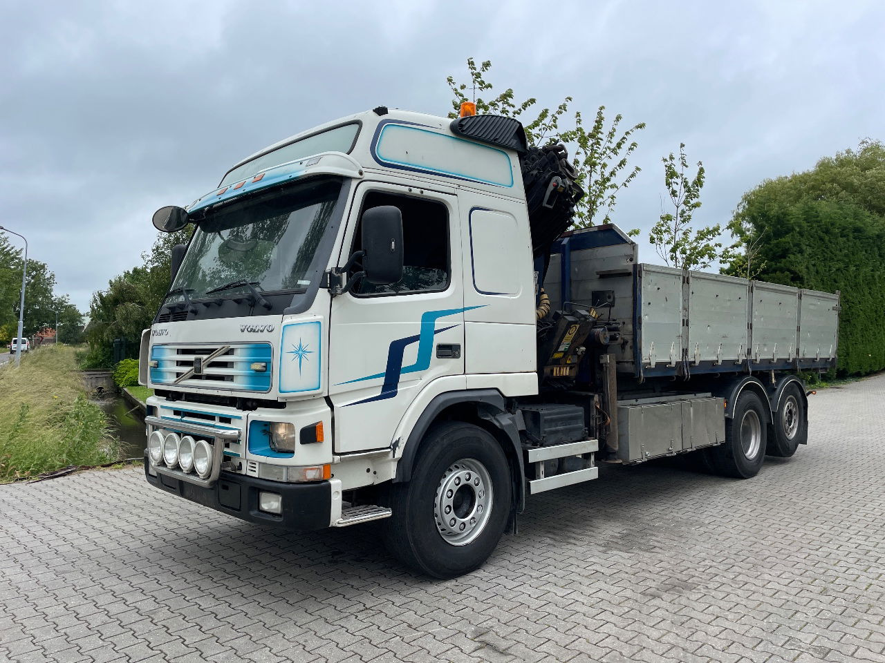 Volvo FM 7 310hp with Palfinger PK21000 with remote and tipper - Camión volquete, Camión grúa: foto 2 Volvo FM 7 310hp with Palfinger PK21000 with remote and tipper - Camión volquete, Camión grúa: foto 2