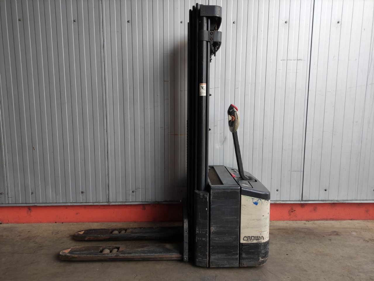 Crown WE 2300-1.6 TT - Apilador: foto 1 Crown WE 2300-1.6 TT - Apilador: foto 1