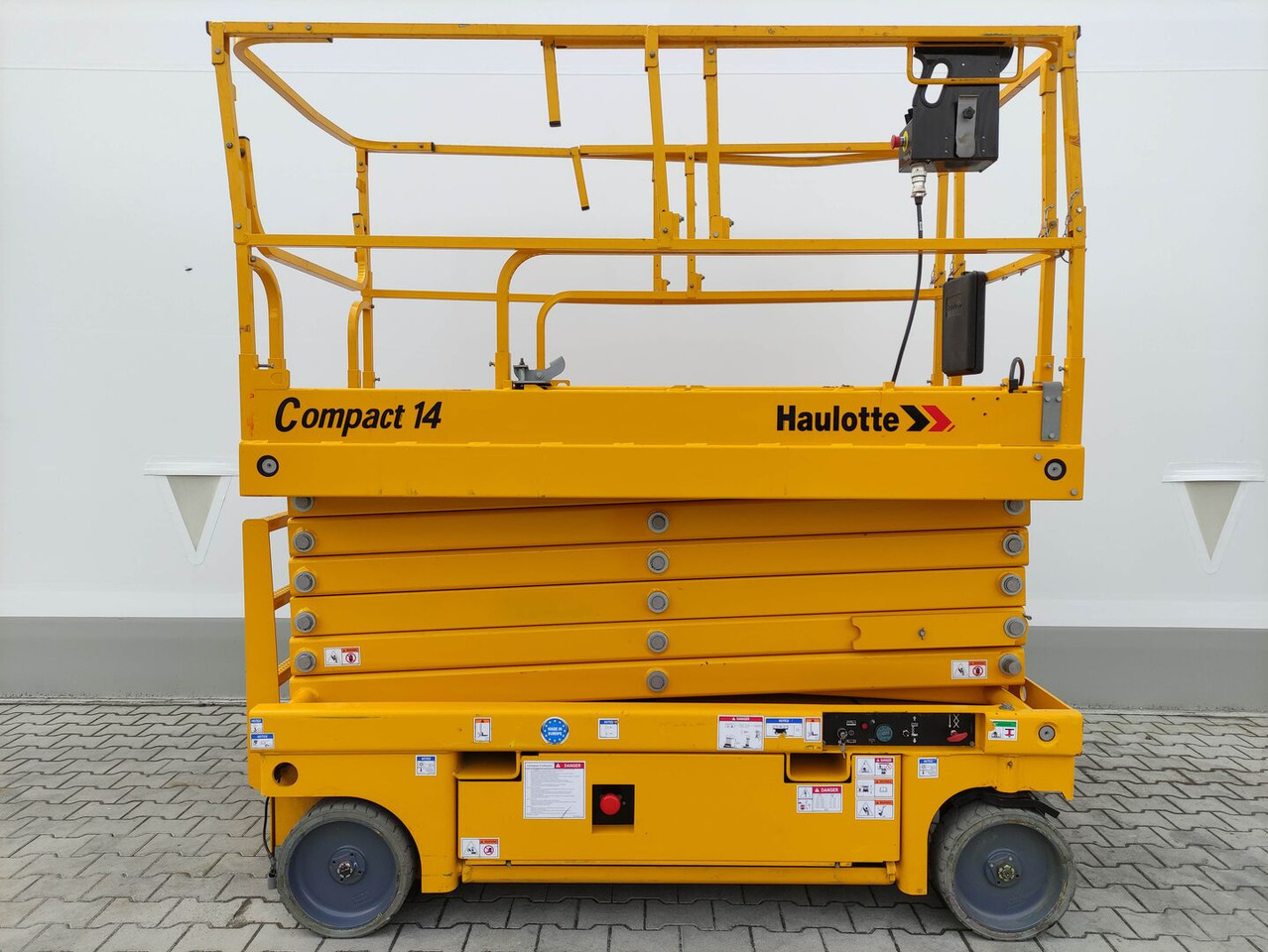 Haulotte Compact14 - Plataforma de tijeras: foto 2 Haulotte Compact14 - Plataforma de tijeras: foto 2