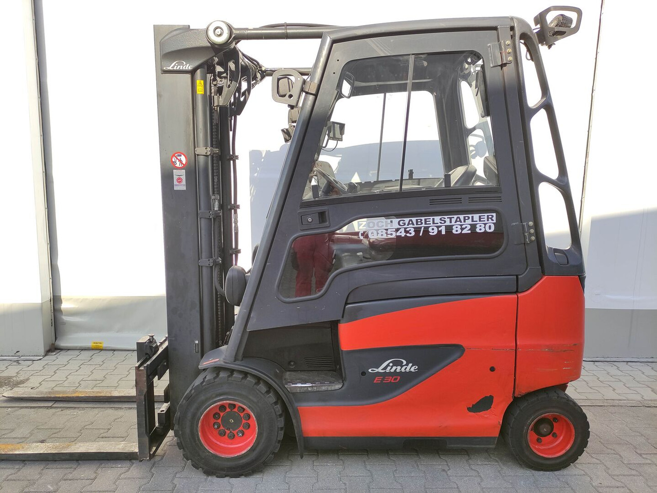 Linde E30H-01-600-387 - Carretilla elevadora eléctrica: foto 1 Linde E30H-01-600-387 - Carretilla elevadora eléctrica: foto 1
