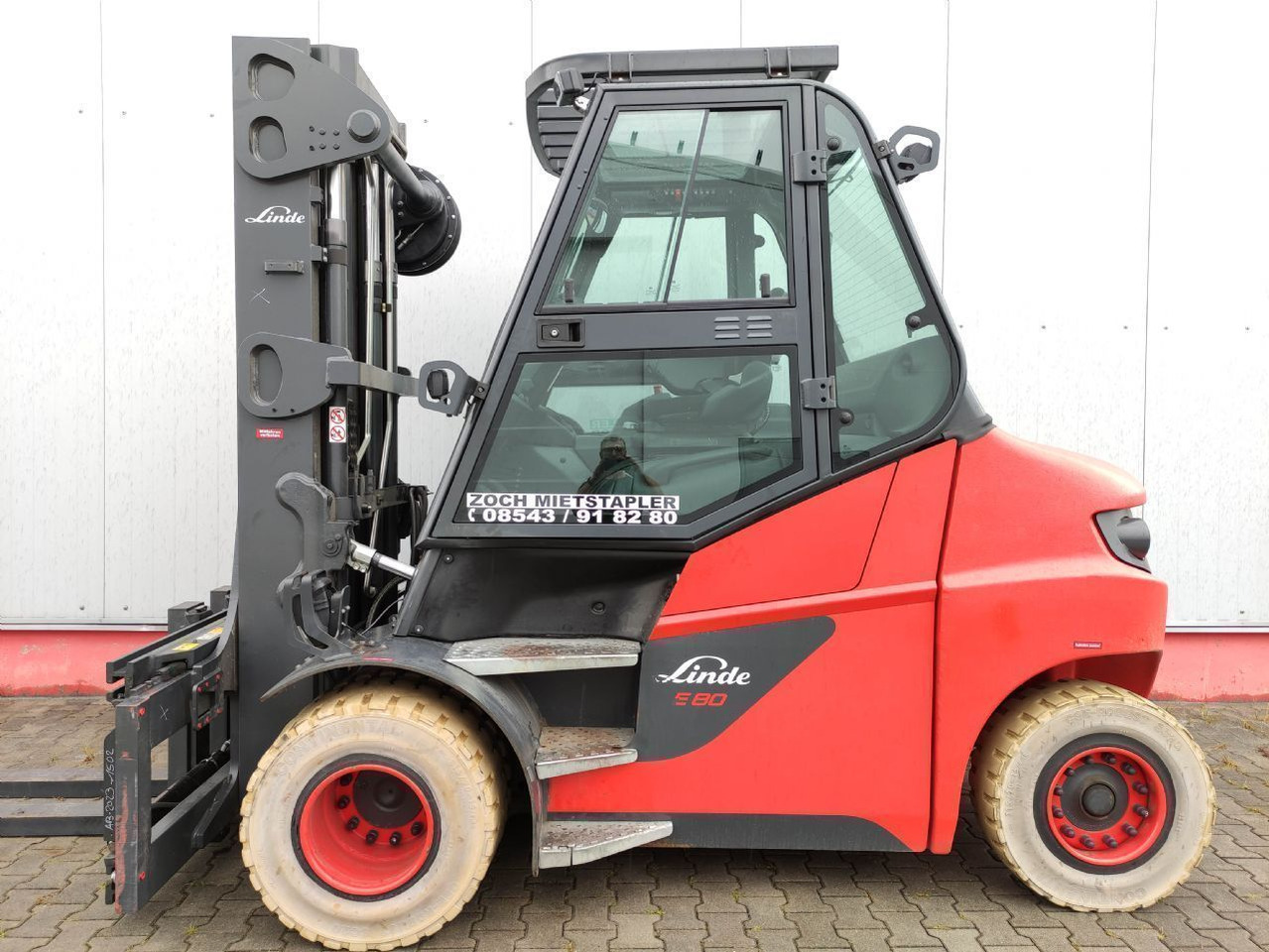 Linde E80-01-127 - Carretilla elevadora eléctrica: foto 1 Linde E80-01-127 - Carretilla elevadora eléctrica: foto 1