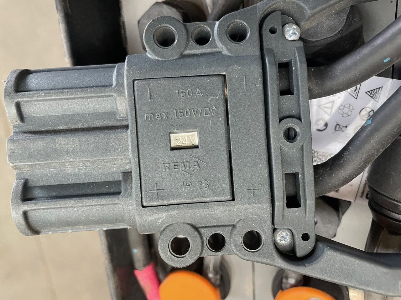 Sunlight I 24 Volt I 3 PzS 375 - Acumulador para Equipo de manutención: foto 4 Sunlight I 24 Volt I 3 PzS 375 - Acumulador para Equipo de manutención: foto 4