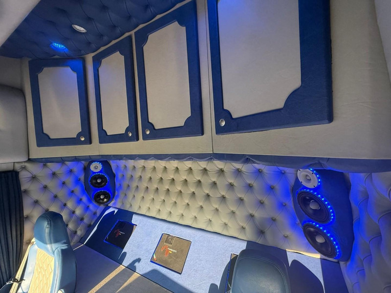 Cabeza tractora Scania R450 SHOW TRUCK, FULL AIR, SPECIAL INTERIOR, RETARDER, PTO.: foto 18 Cabeza tractora Scania R450 SHOW TRUCK, FULL AIR, SPECIAL INTERIOR, RETARDER, PTO.: foto 18