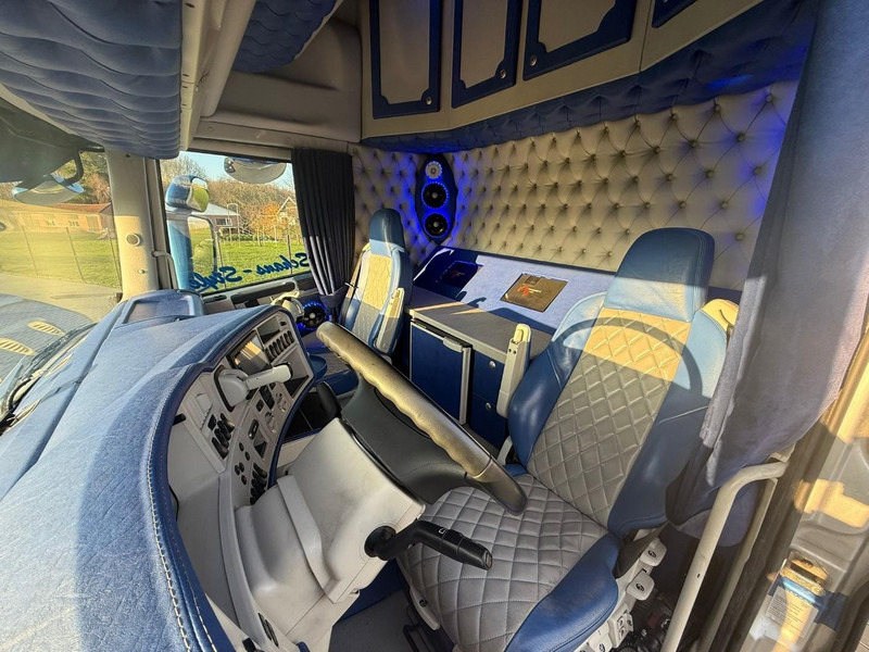 Cabeza tractora Scania R450 SHOW TRUCK, FULL AIR, SPECIAL INTERIOR, RETARDER, PTO.: foto 11 Cabeza tractora Scania R450 SHOW TRUCK, FULL AIR, SPECIAL INTERIOR, RETARDER, PTO.: foto 11