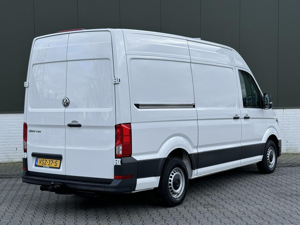 Volkswagen Crafter-30 2.0 TDI L3H3 Highline Carplay DAB Cruise Verwarmde voorruit Trekhaak Lat om Lat - Furgón: foto 2 Volkswagen Crafter-30 2.0 TDI L3H3 Highline Carplay DAB Cruise Verwarmde voorruit Trekhaak Lat om Lat - Furgón: foto 2
