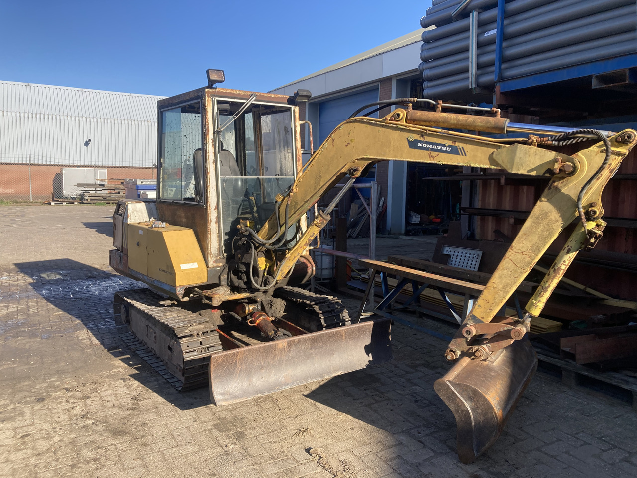 KOMATSU PC30-5 - Miniexcavadora: foto 1 KOMATSU PC30-5 - Miniexcavadora: foto 1