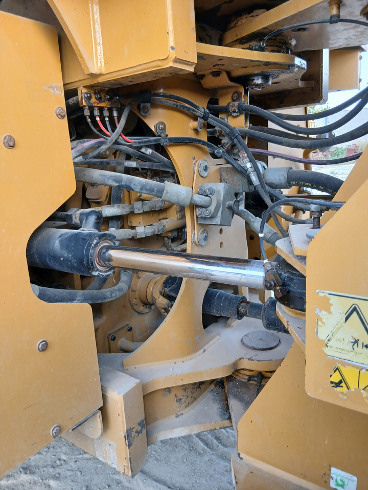 Maquinaria de construcción Caterpillar 966M: foto 9 Maquinaria de construcción Caterpillar 966M: foto 9