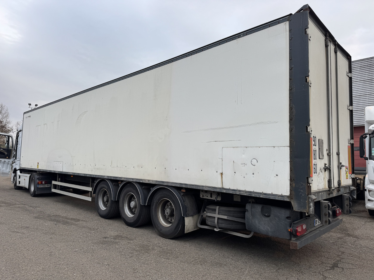 FRUEHAUF Fourgon - Semirremolque caja cerrada: foto 4 FRUEHAUF Fourgon - Semirremolque caja cerrada: foto 4