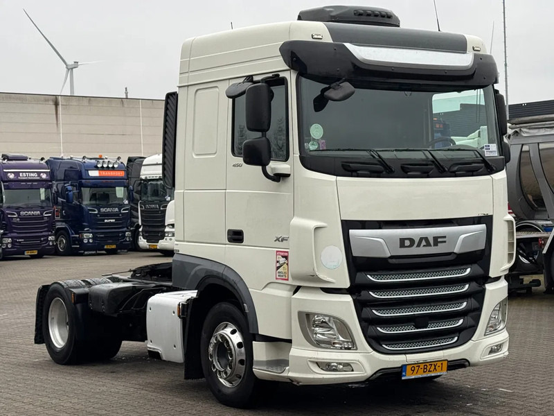 DAF XF 450 Space Cab Euro 6 - Cabeza tractora: foto 2 DAF XF 450 Space Cab Euro 6 - Cabeza tractora: foto 2