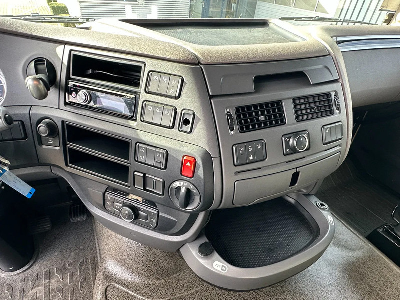 Cabeza tractora DAF XF 450 Super Space Cab Euro 6: foto 17 Cabeza tractora DAF XF 450 Super Space Cab Euro 6: foto 17