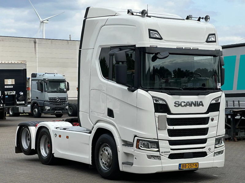 Scania R650 V8 6x2 Boogie / Retarder / 2 Tank / Full Air / Full Spoiler - Cabeza tractora: foto 2 Scania R650 V8 6x2 Boogie / Retarder / 2 Tank / Full Air / Full Spoiler - Cabeza tractora: foto 2