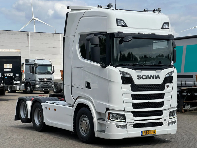 Scania S650 V8 6x2 Boogie / Retarder / 2 Tank / Full Air / Full Spoiler - Cabeza tractora: foto 2 Scania S650 V8 6x2 Boogie / Retarder / 2 Tank / Full Air / Full Spoiler - Cabeza tractora: foto 2
