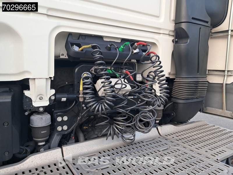 DAF XF 480 4X2 SSC Retarder 2xTanks ACC LED Standklima Euro 6 - Cabeza tractora: foto 5 DAF XF 480 4X2 SSC Retarder 2xTanks ACC LED Standklima Euro 6 - Cabeza tractora: foto 5
