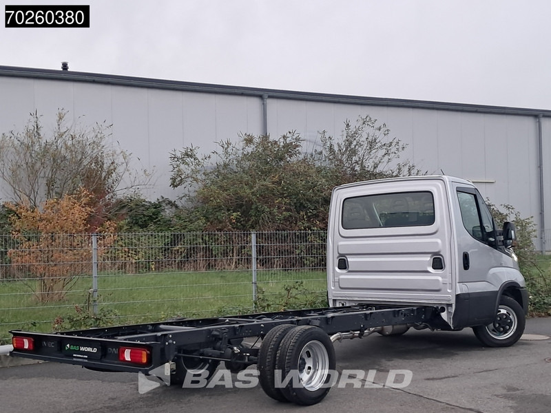 Iveco Daily 35C21 Neu! 3.0L 2025-Modell Automatik 210PS Radstand 410 Fahrgestell Doppelbereifung LED ACC Klima Euro6 Chassis A/C - Furgoneta: foto 2 Iveco Daily 35C21 Neu! 3.0L 2025-Modell Automatik 210PS Radstand 410 Fahrgestell Doppelbereifung LED ACC Klima Euro6 Chassis A/C - Furgoneta: foto 2