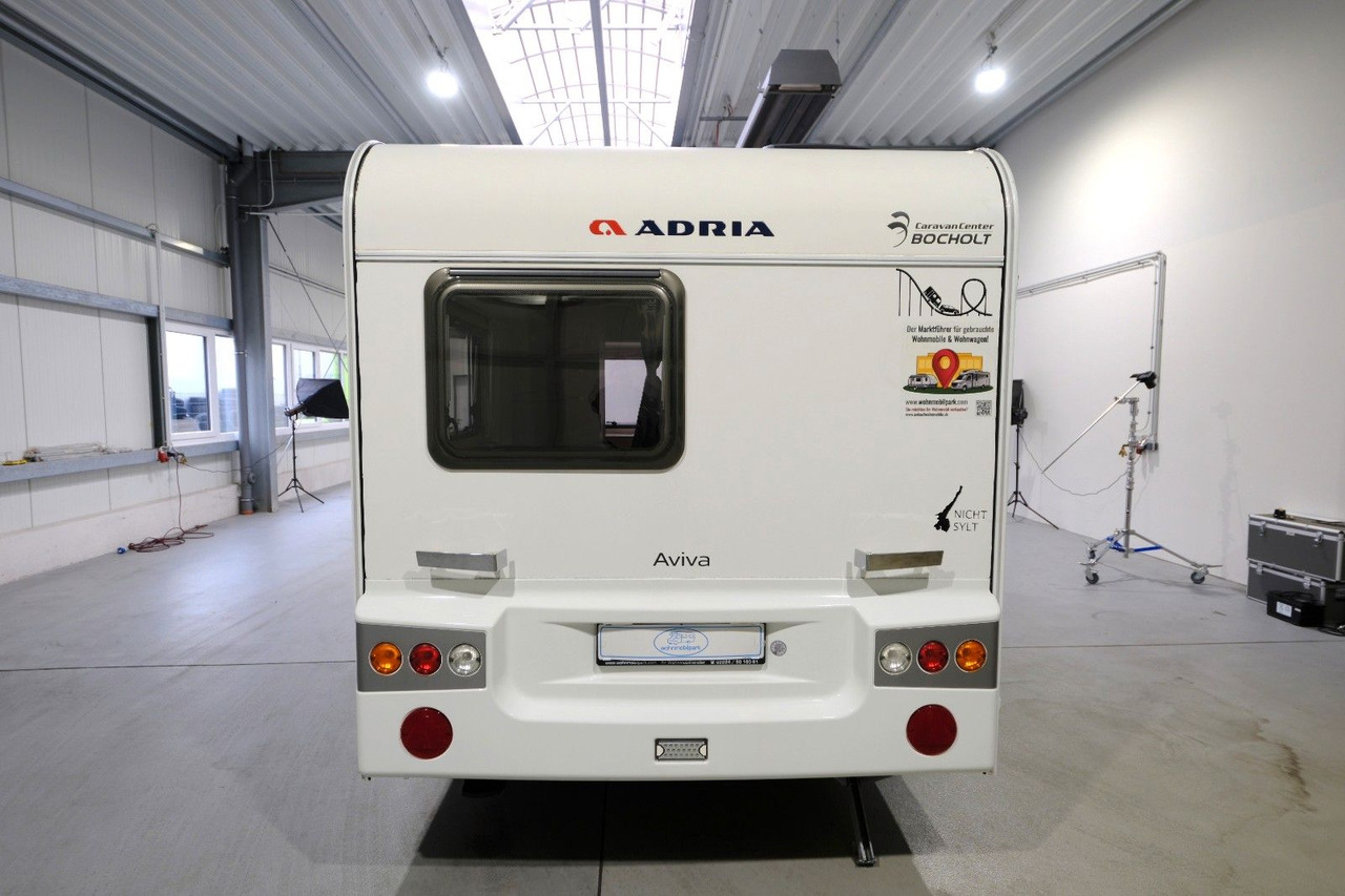 Adria Aviva 400 PS/Festbett/Seitensitzgruppe/Mover - Caravana: foto 5 Adria Aviva 400 PS/Festbett/Seitensitzgruppe/Mover - Caravana: foto 5